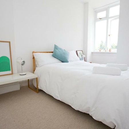 Bright 2 Bedroom Apt - Great Location - Free Parking Bournemouth Exterior photo