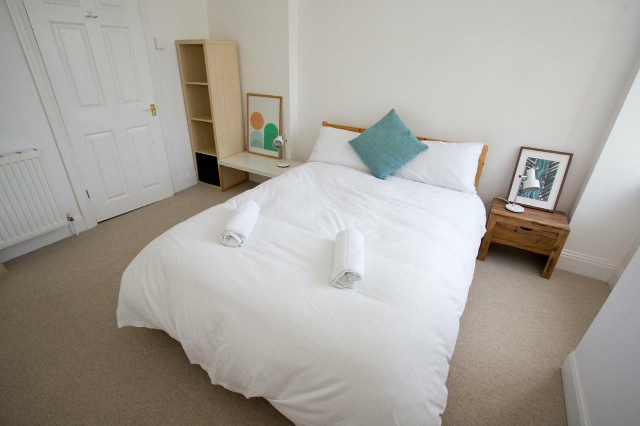 Bright 2 Bedroom Apt - Great Location - Free Parking Bournemouth Exterior photo