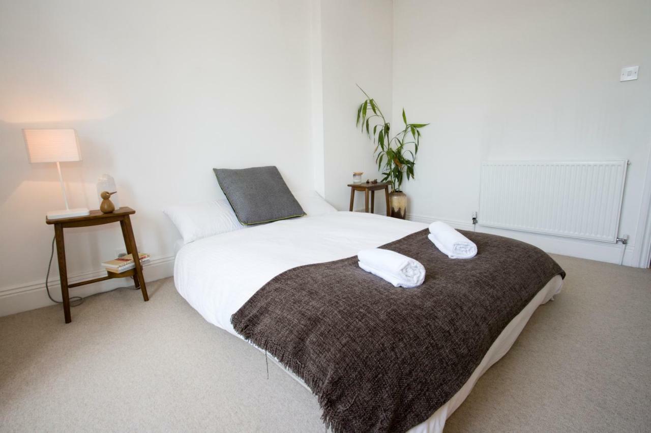 Bright 2 Bedroom Apt - Great Location - Free Parking Bournemouth Exterior photo