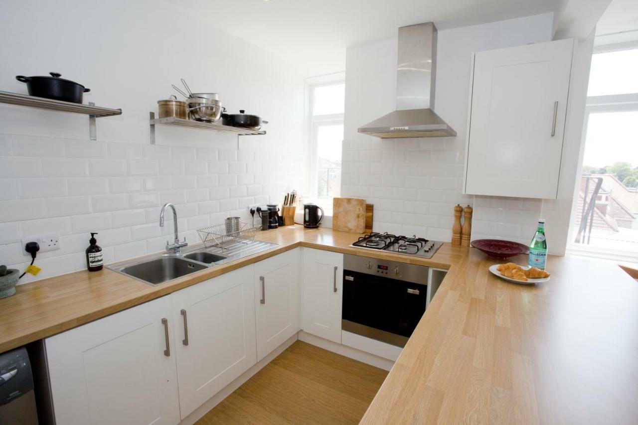 Bright 2 Bedroom Apt - Great Location - Free Parking Bournemouth Exterior photo